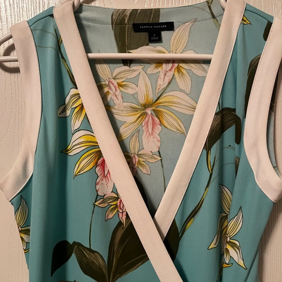 Tommy Hilfiger Tropical Floral Wrap Dress, Size 6 - Picture 3 of 5